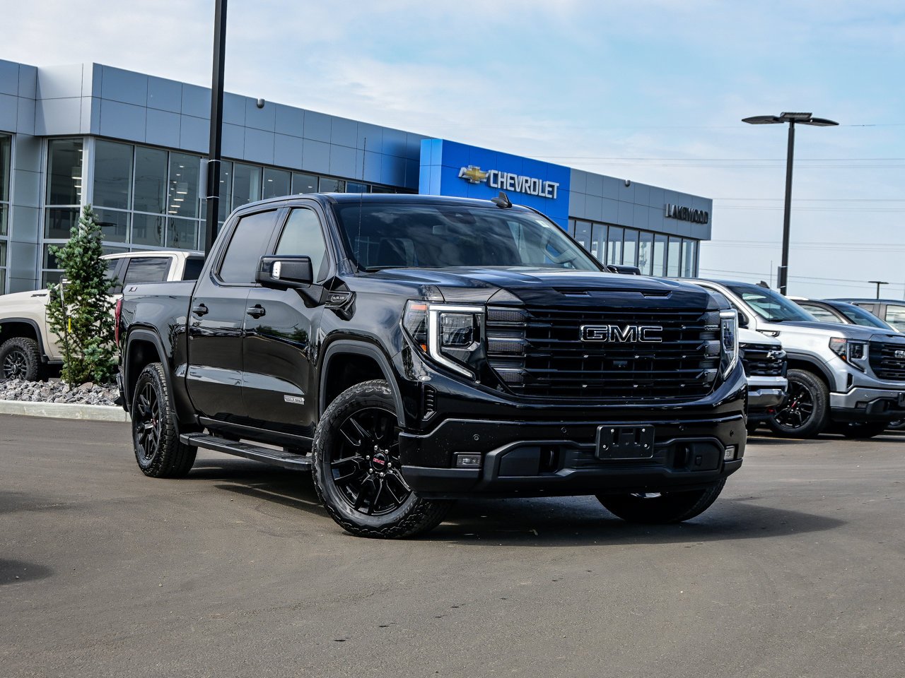 2024 GMC Sierra 1500 4WD Crew Cab 147 Elevation Black Sherwood Park - photo #1