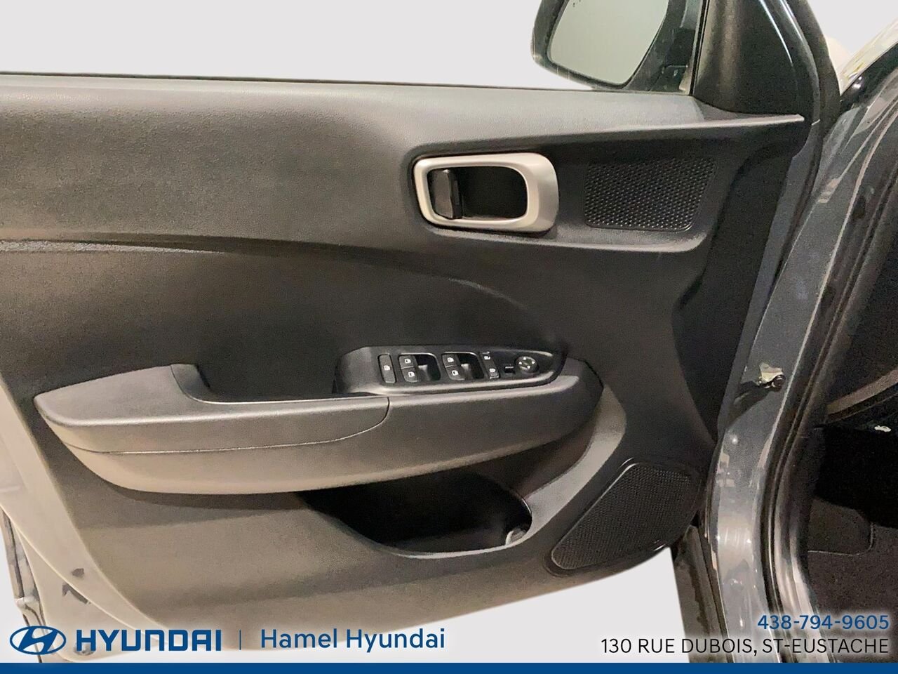 2024 Hyundai Venue Grey Saint-Eustache - photo #9