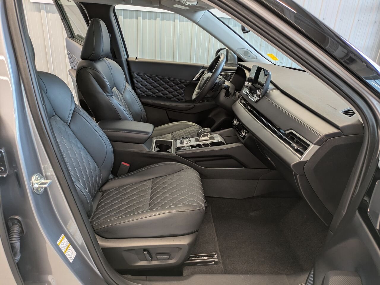 2024 Mitsubishi Outlander Grey Gatineau - photo #16
