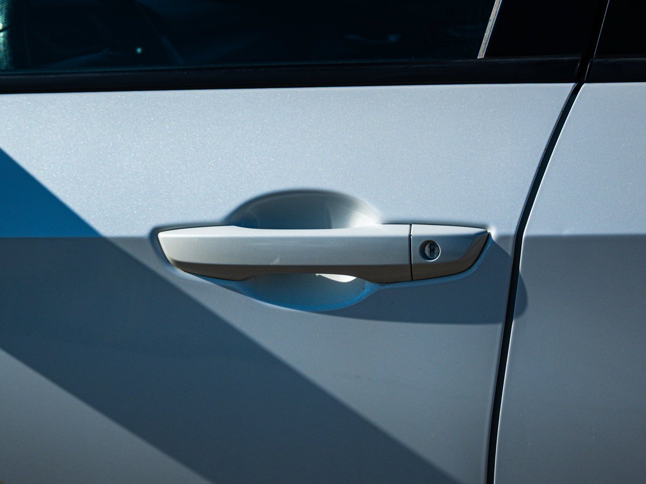 2018 Honda Civic Hatchback LX CVT White Sherwood Park - photo #7