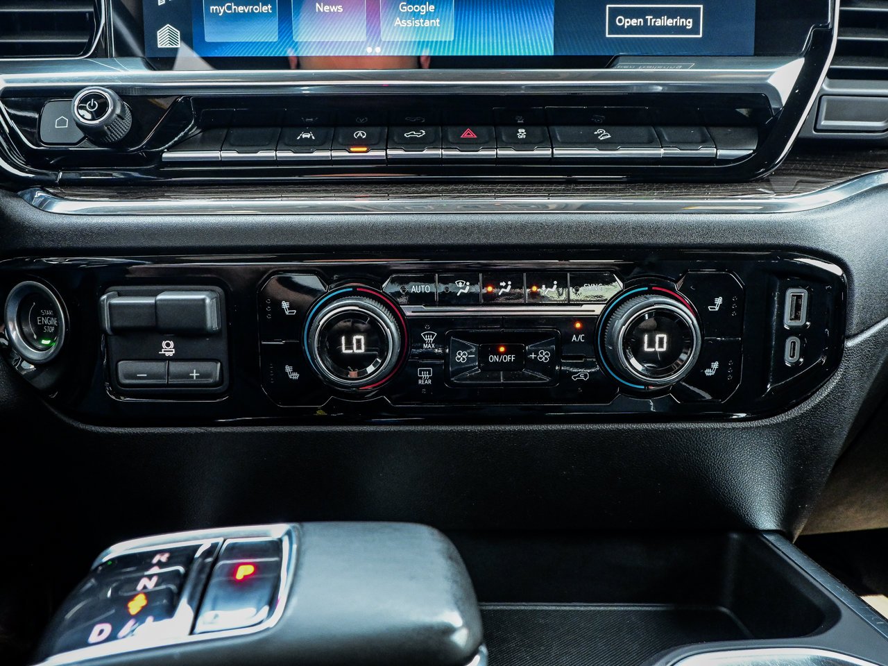 2025 Chevrolet Silverado 1500 4WD Crew Cab 147 RST Black Sherwood Park - photo #27