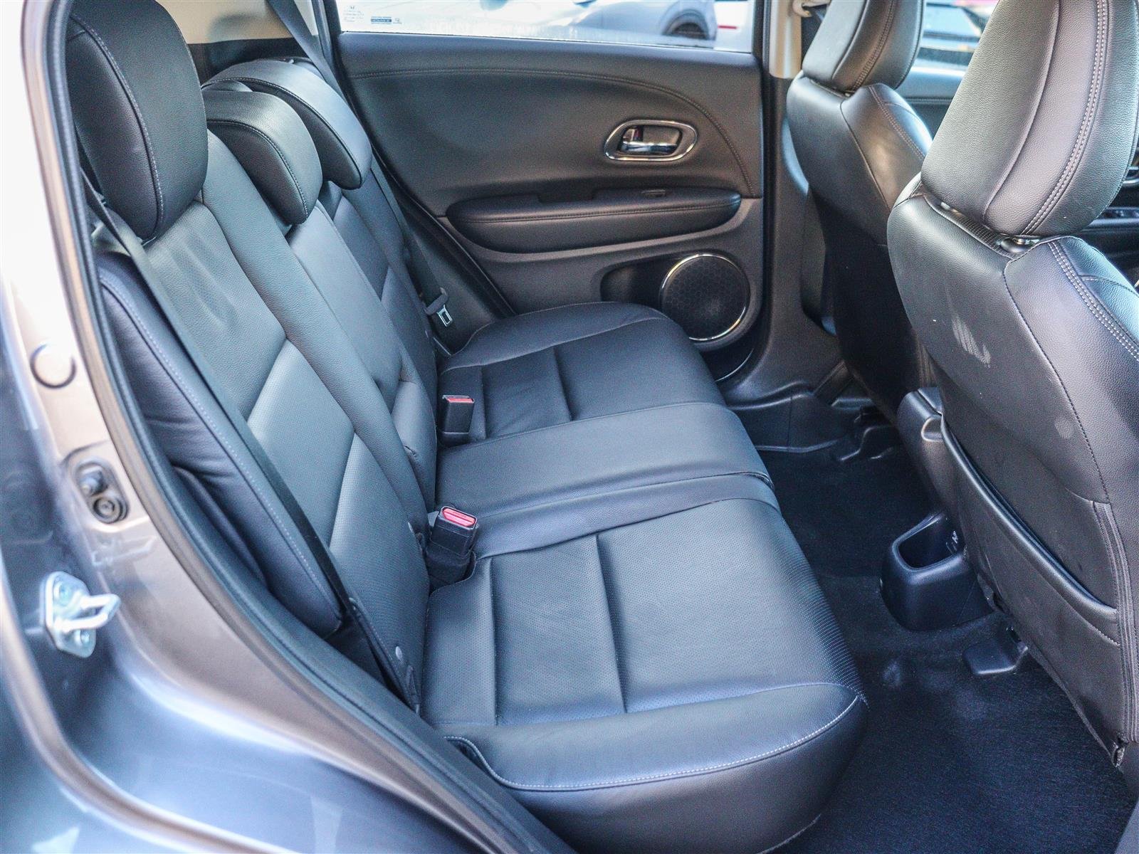 Honda HR-V Touring 2022 Grey Ottawa & Gatineau - photo #16
