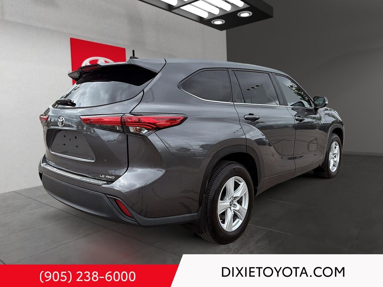 2023 Toyota Highlander LE AWD / CLEAN CARFAX / HEATED SEATS / TOYOTA SAFETY SENSE / CARPLAY AND ANDROID AUTO Magnetic Grey Metallic Mississauga - photo #3