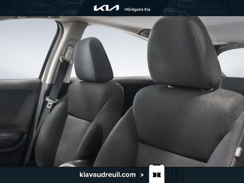 2016 Honda HR-V White Blainville - photo #9