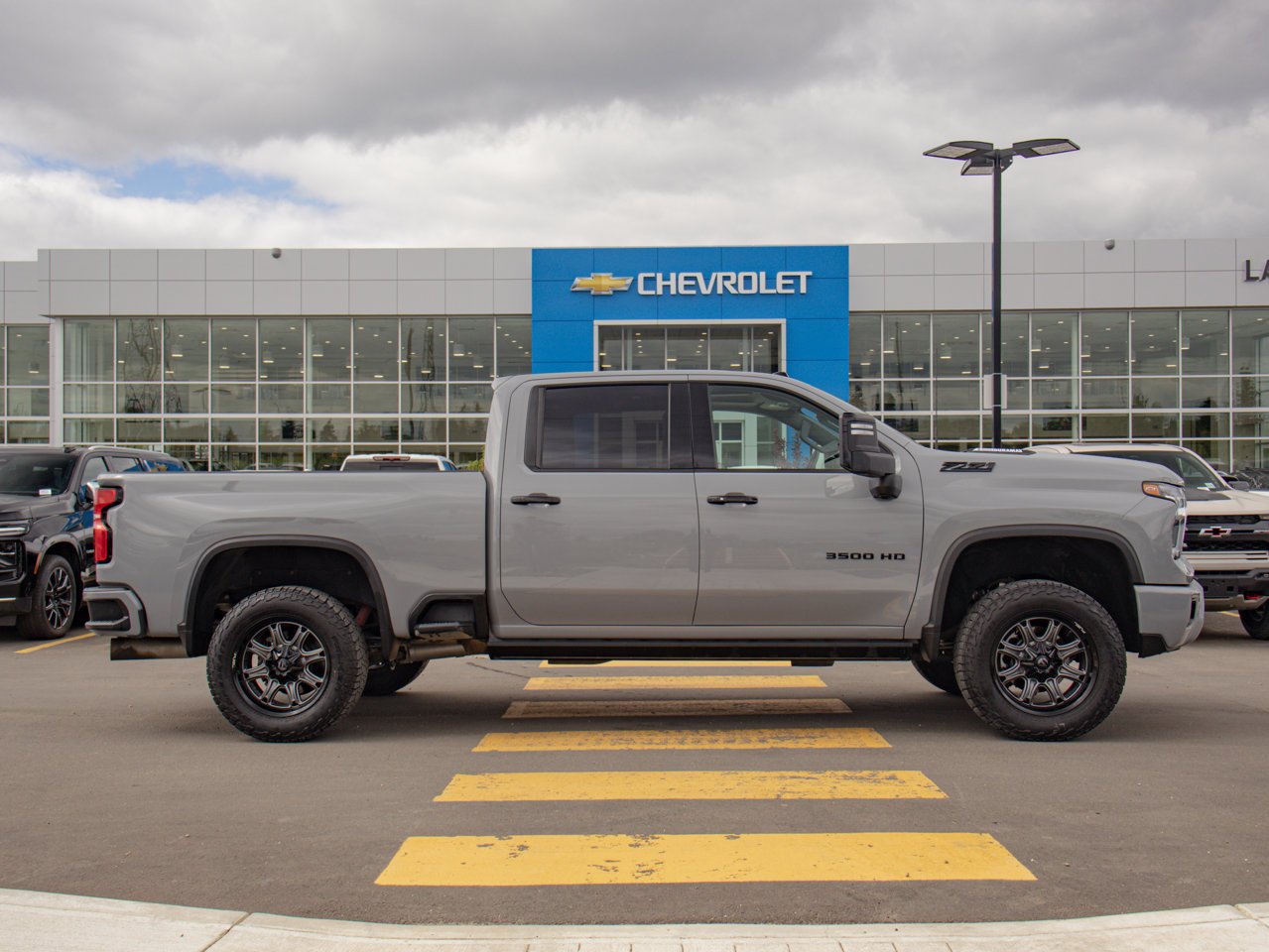 2024 Chevrolet Silverado 3500HD 4WD Crew Cab 159 LTZ Grey Sherwood Park - photo #12
