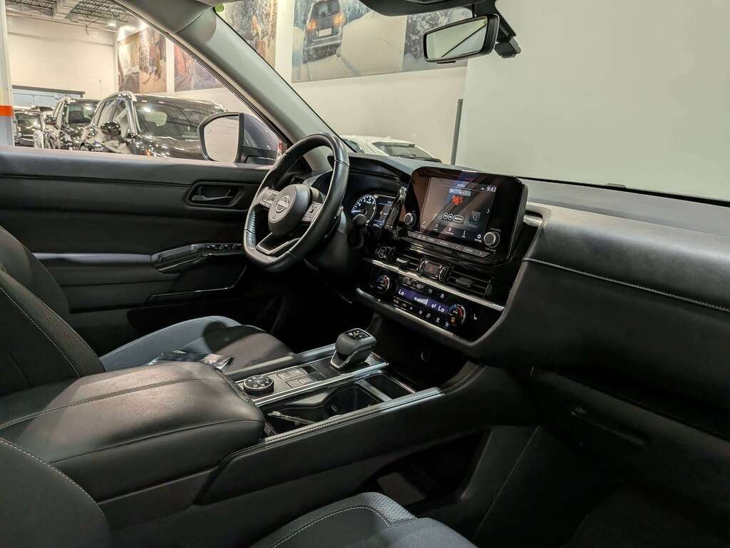 Nissan Pathfinder 2024 Gris Val-David - photo #16
