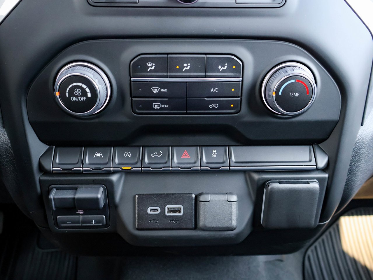 2024 Chevrolet Silverado 1500 4WD Crew Cab 147 Custom Black Sherwood Park - photo #20