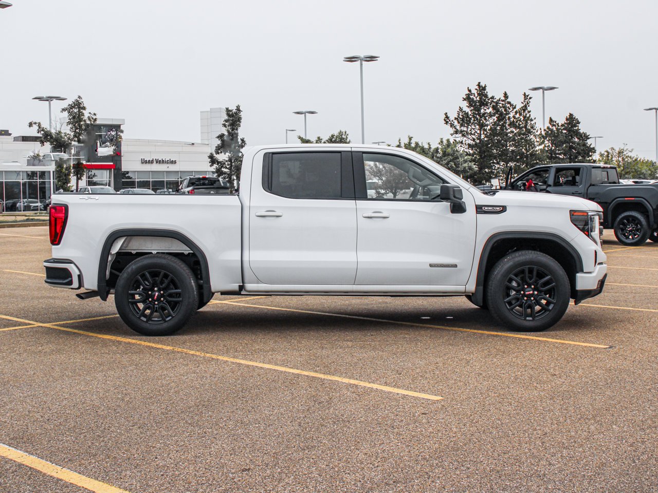 2025 GMC Sierra 1500 4WD Crew Cab 147 Elevation White Sherwood Park - photo #9