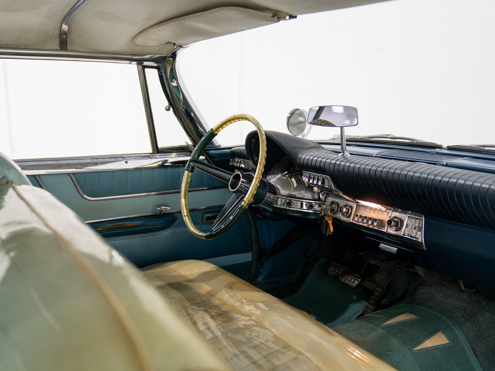 1961 Chrysler Windsor White Montreal - photo #42
