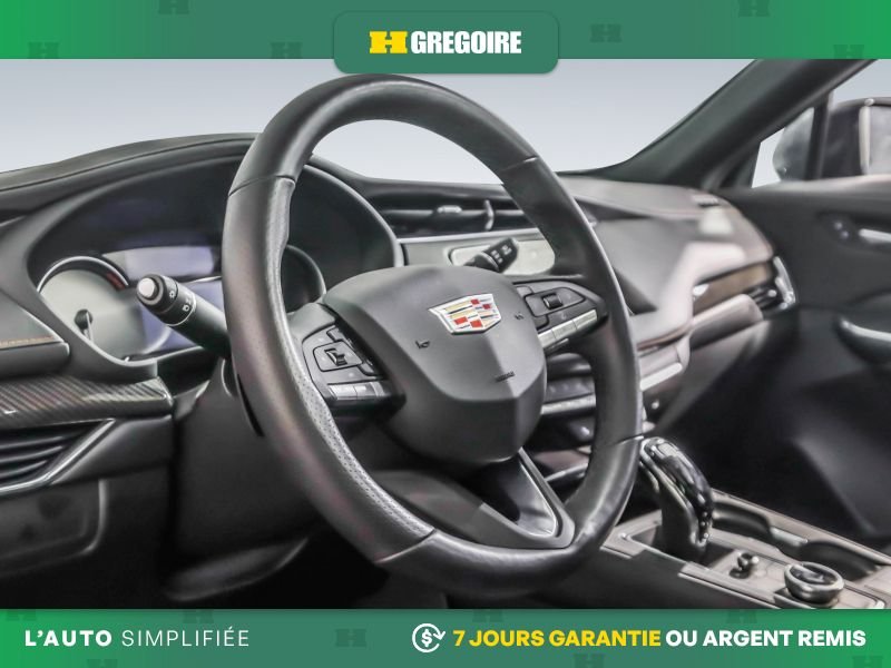 2023 Cadillac XT4 Grey Saint-Eustache - photo #10
