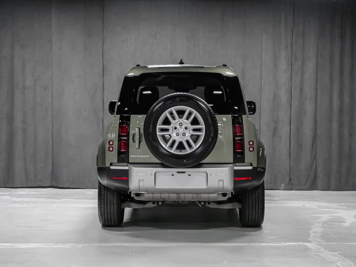 2025 Land Rover Defender S Green Montreal - photo #4
