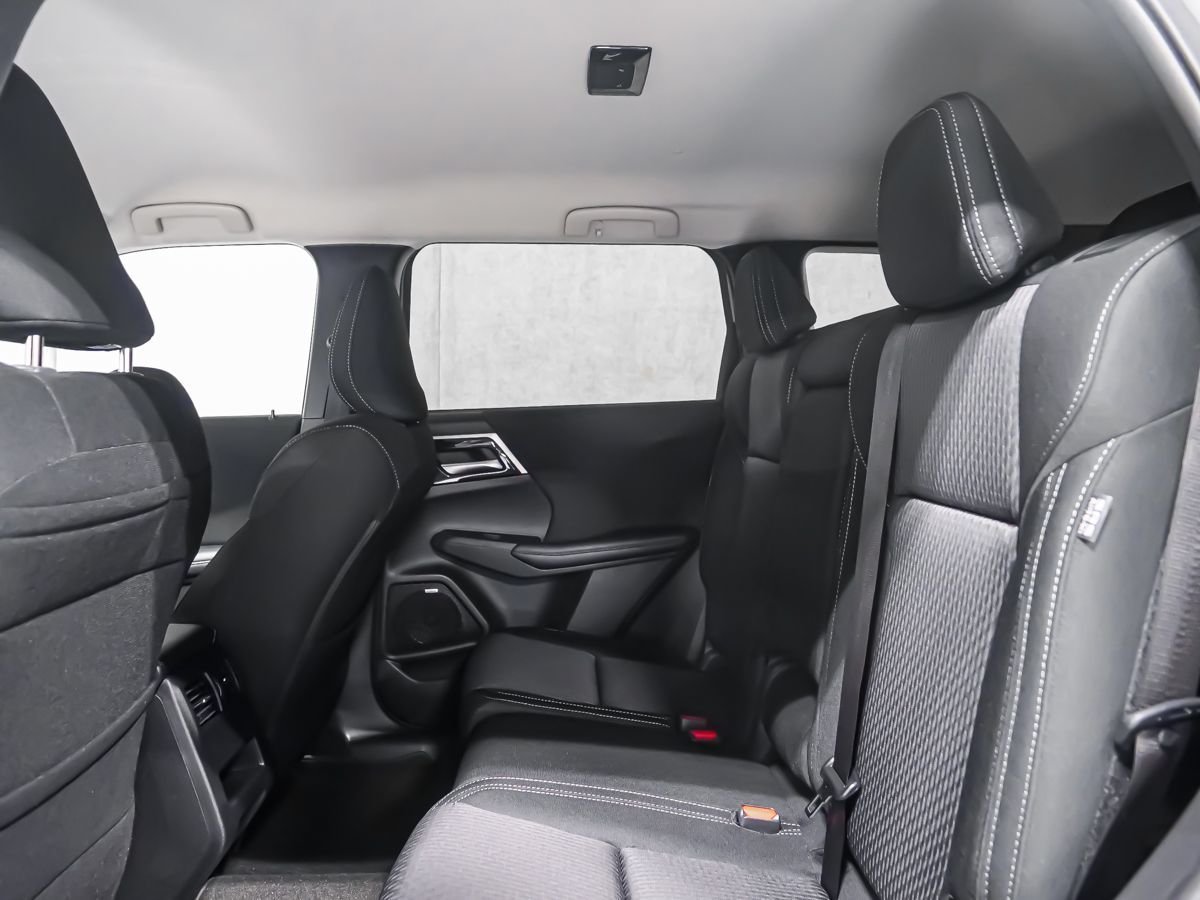 2026 Mitsubishi Outlander Plug-In Hybrid ES Graphite Grey Metallic Montreal - photo #7