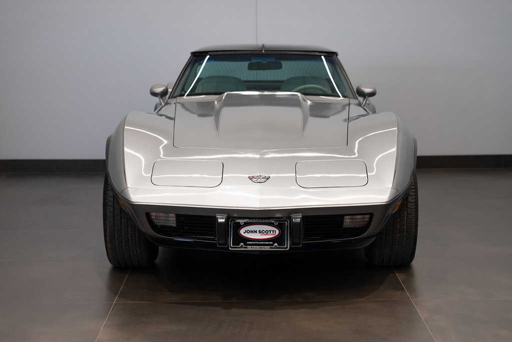 Chevrolet Corvette 1978 Argent Montréal - photo #1