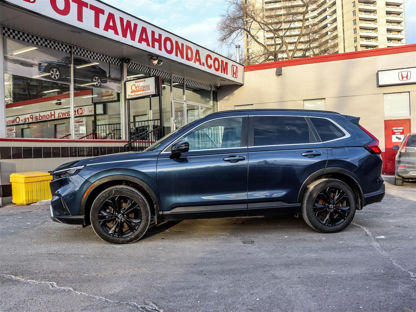 2023 Honda CR-V Hybrid Touring Ottawa & Gatineau - photo #4