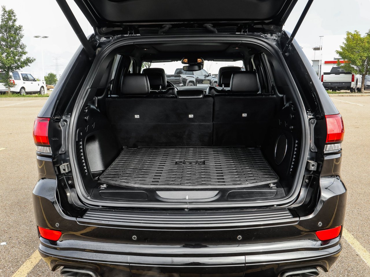 2021 Jeep Grand Cherokee Limited X 4x4 Black Sherwood Park - photo #8