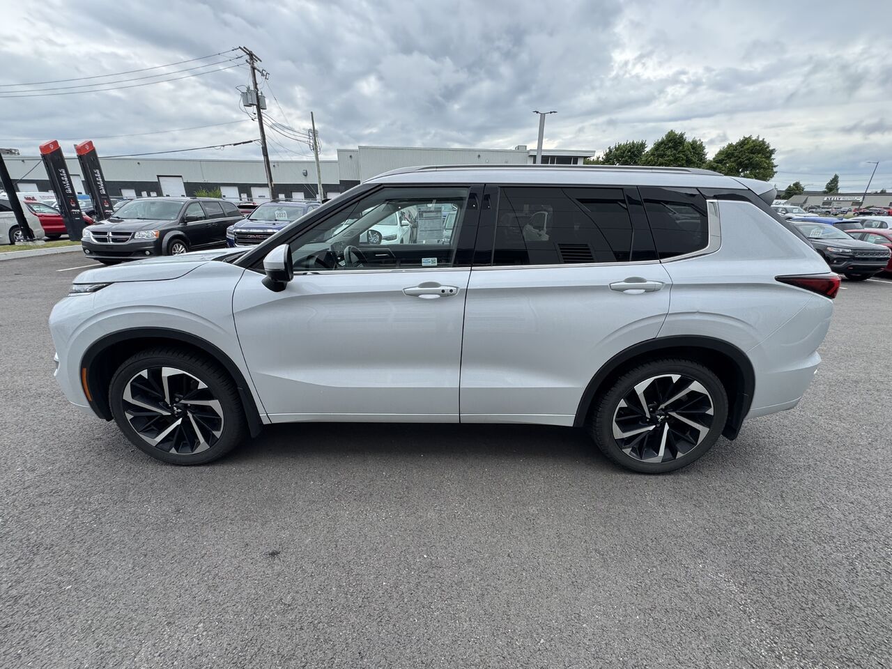 Mitsubishi Outlander 2024
