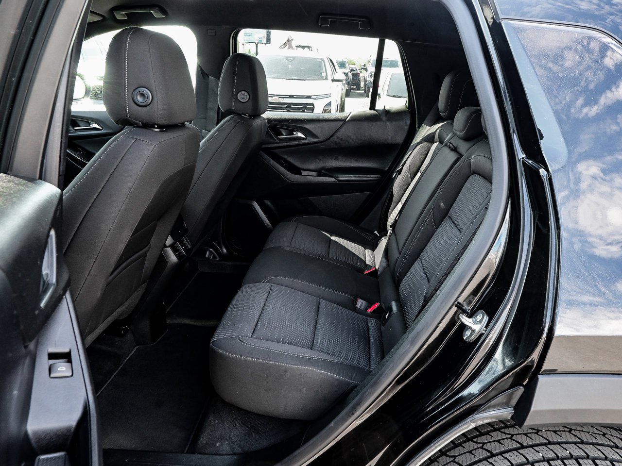 2026 Chevrolet Equinox AWD 4dr LT w/2LT Black Sherwood Park - photo #30