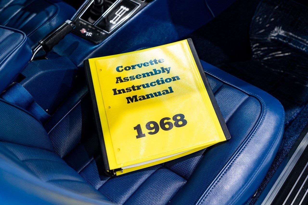Chevrolet Corvette *PRIX EN USD* Matching numbers Top flight with extensive documentation 1968 Bleu Montréal - photo #22