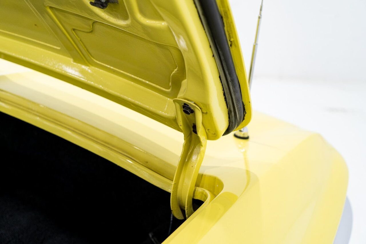 Chevrolet Corvette Matching# 427/425HP IP Code **PRICE IN USD** 1966 Jaune Montréal - photo #88