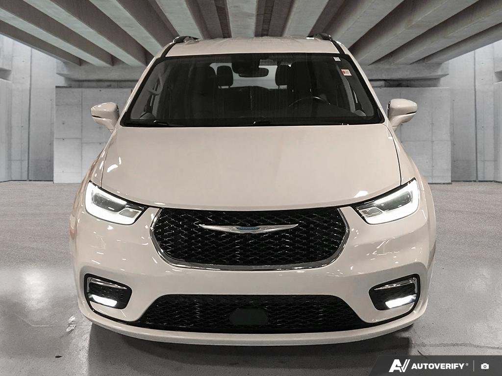 2021 Chrysler Pacifica Hybrid 2601324A | Touring L Plus White Edmonton - photo #1