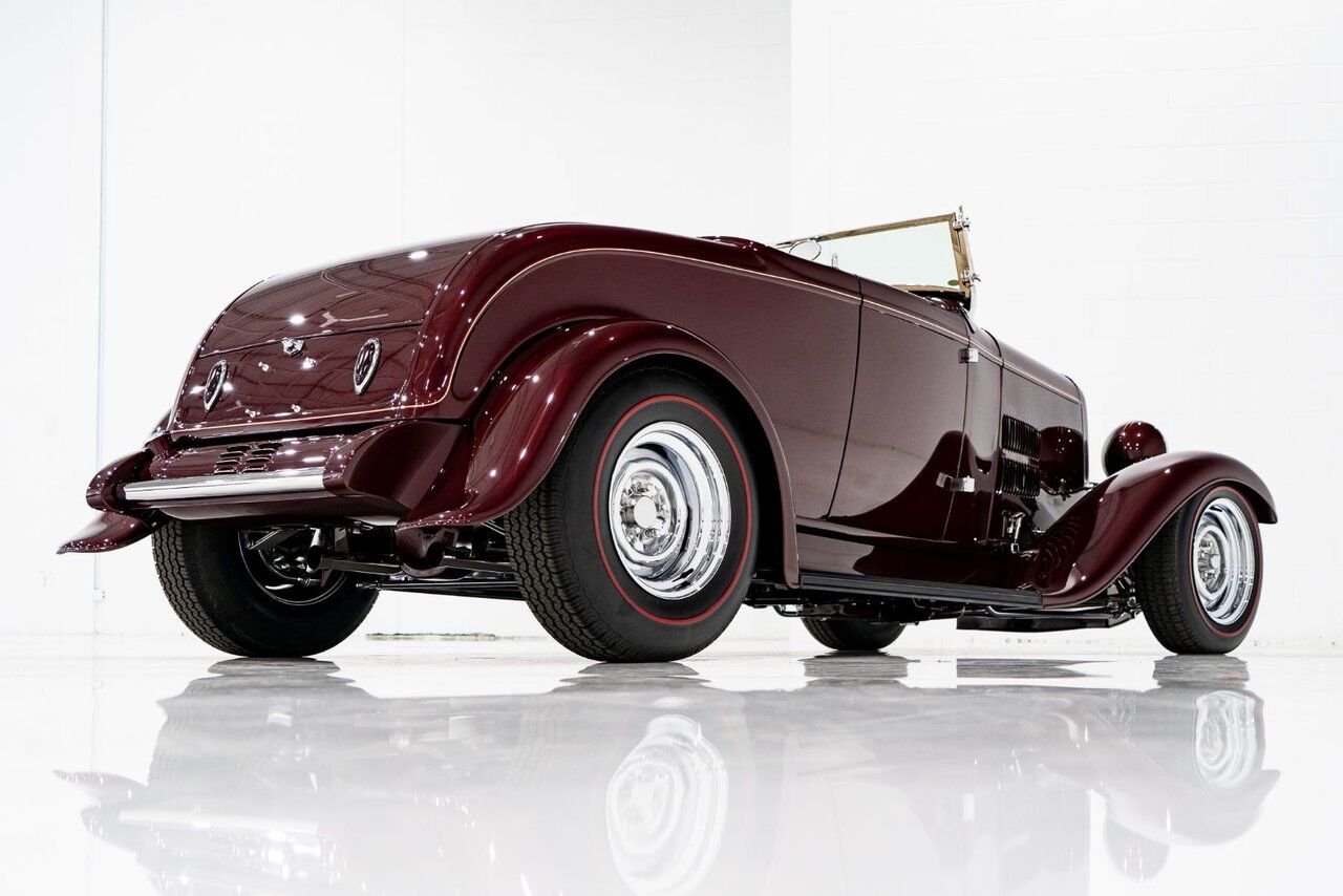 1932 Ford Highboy Lobeck creation spectacular presentation **PRICE IN USD** Red Montreal - photo #21