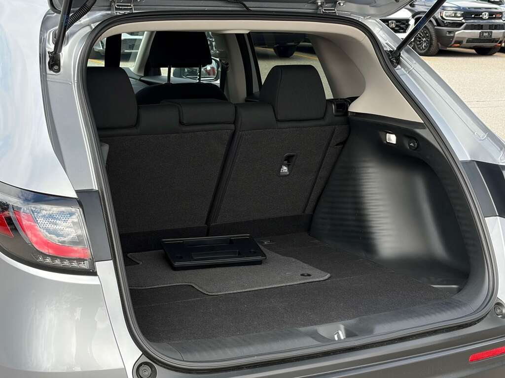 2027 Honda HR-V LX AWD CVT Silver Gatineau - photo #17