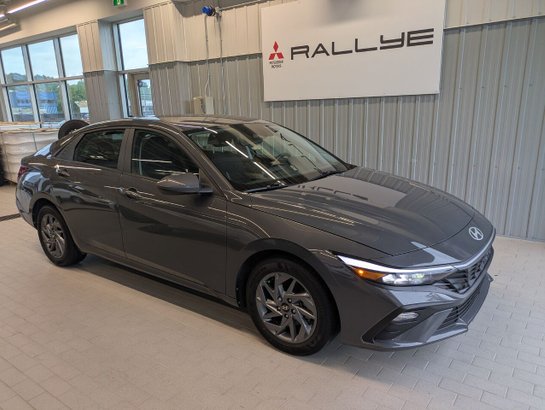 Hyundai Elantra Preferred 2024 Gris