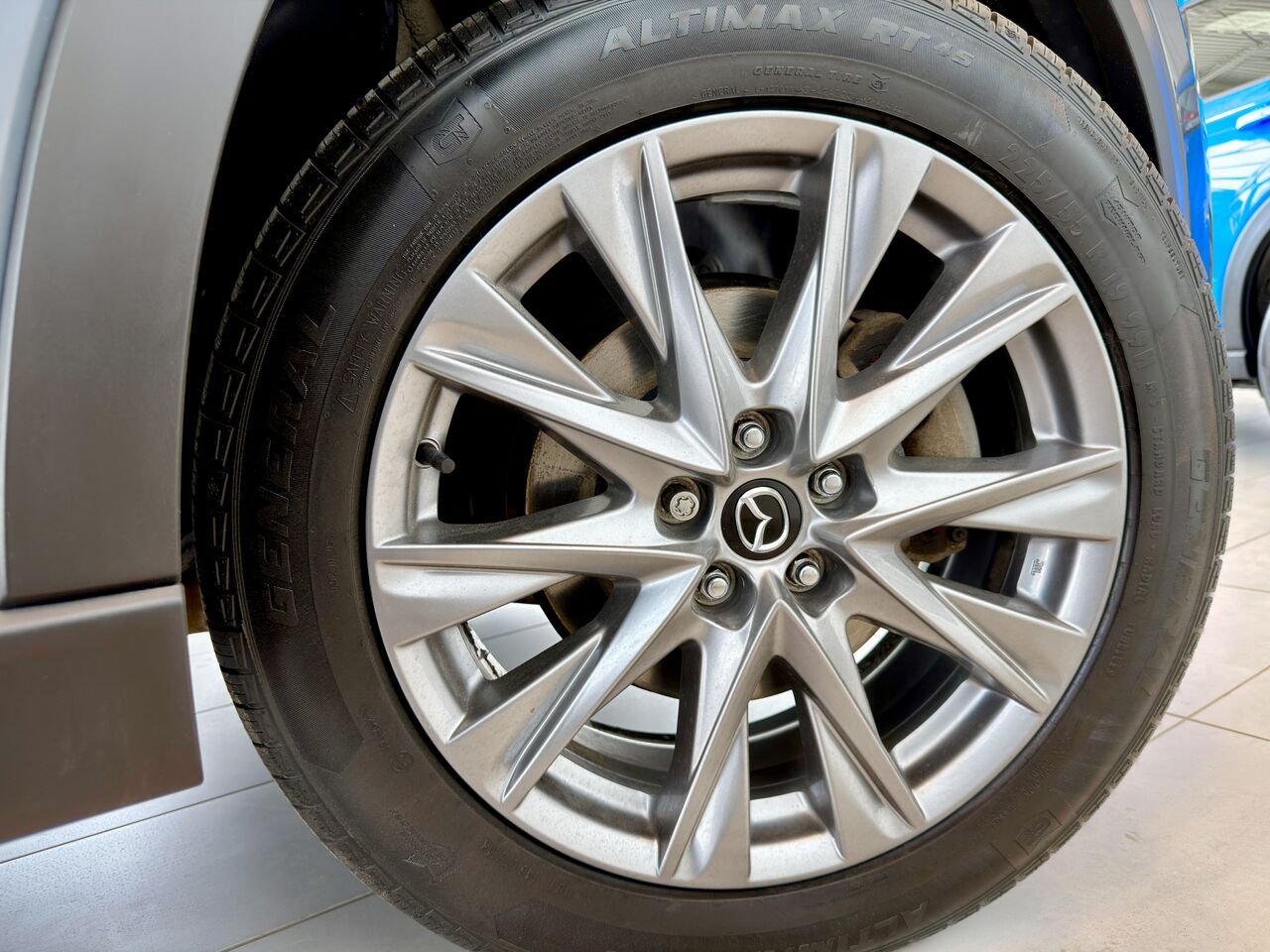 2021 Mazda CX-5 Grey Notre-Dame-des-Prairies - photo #12