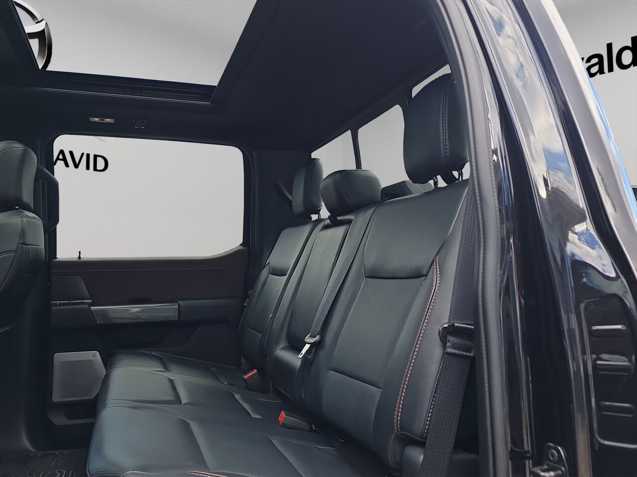 2023 Ford F-150 LARIAT cabine SuperCrew 4RM caisse de 5,5 pi Black Val-David - photo #15