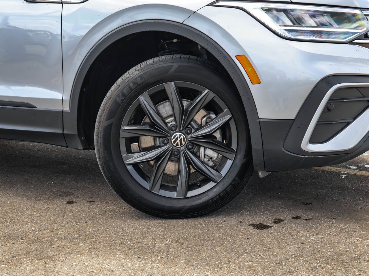 2024 Volkswagen Tiguan Comfortline 4MOTION Grey Sherwood Park - photo #10