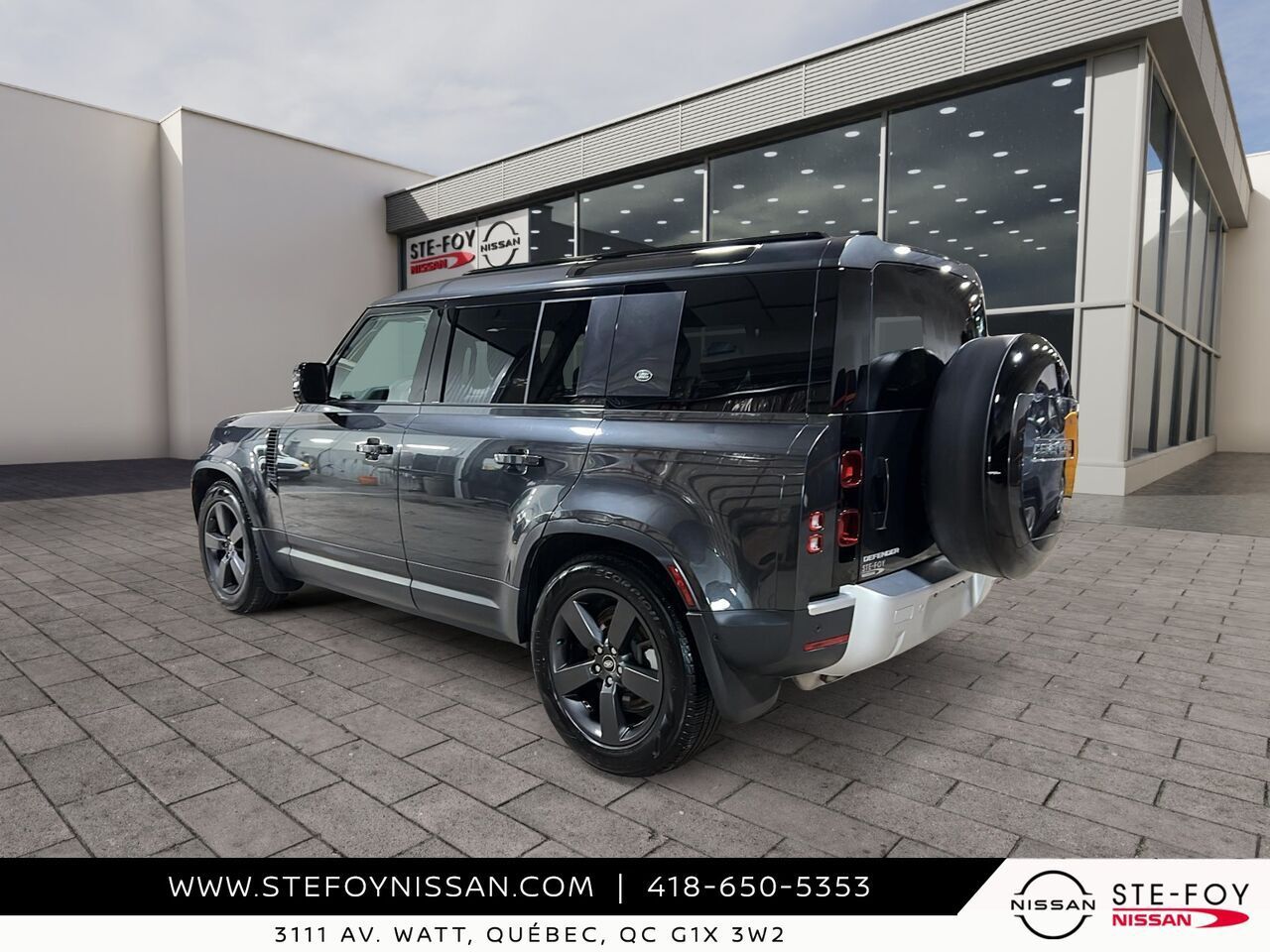 Land Rover Defender 2024