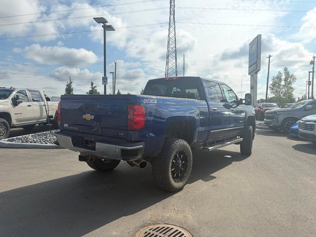 2015 Chevrolet Silverado 2500HD 4WD Crew Cab 153 LTZ Blue Sherwood Park - photo #4