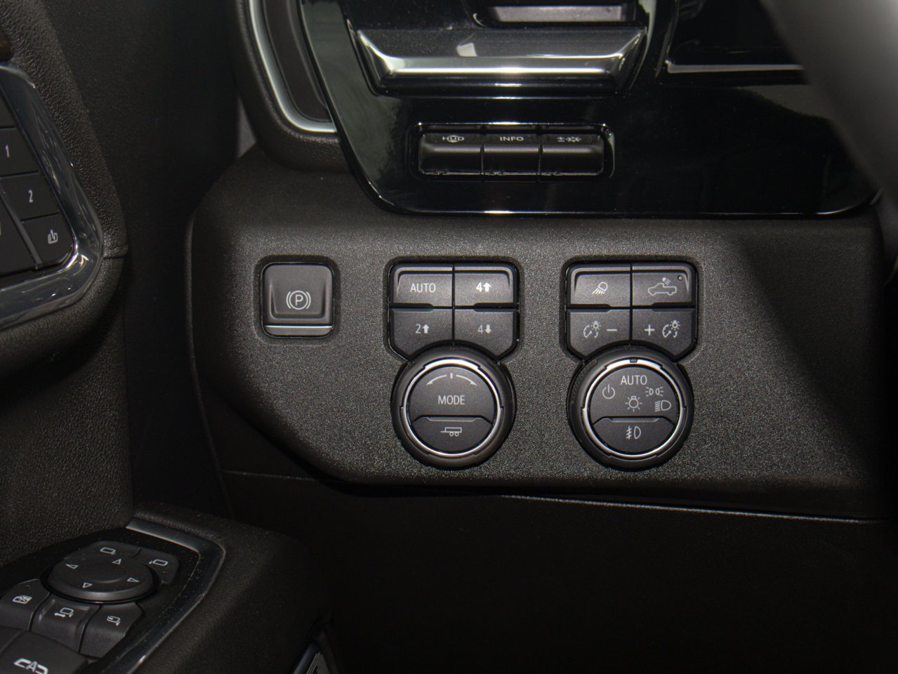 2024 Chevrolet Silverado 3500HD 4WD Crew Cab 159 High Country Black Sherwood Park - photo #22