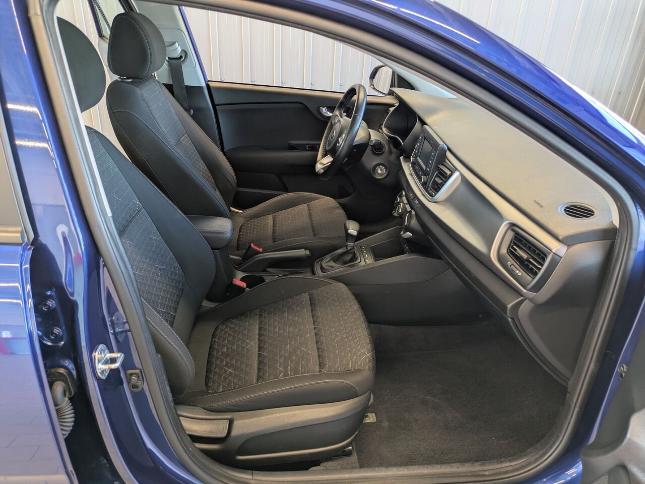 Kia Rio 5 portes 2019 Bleu Gatineau - photo #13