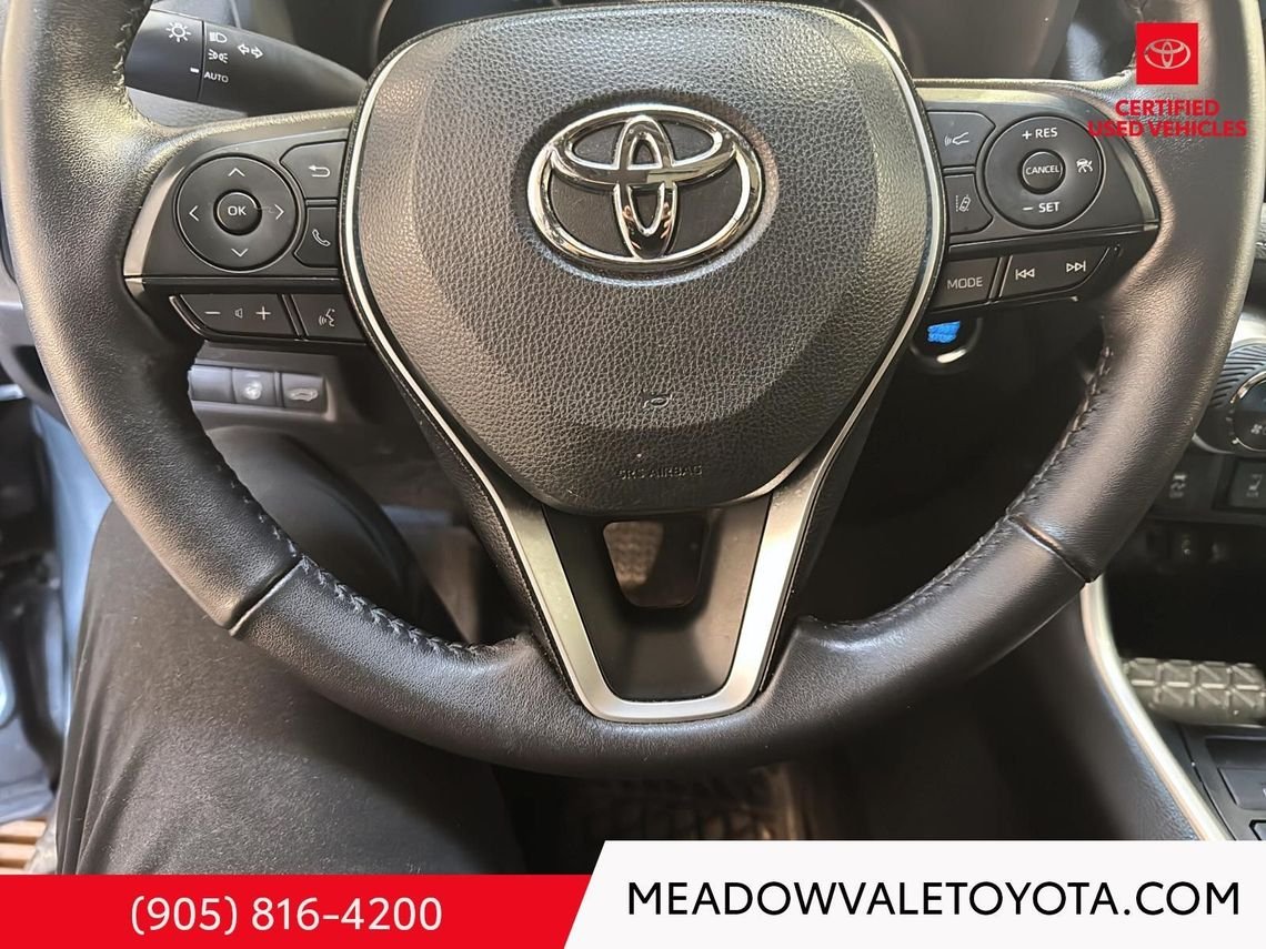 2022 Toyota RAV4 Sunroof, AWD, Power tailgate, Powers Drivers Seat, one owner Magnetic Grey Metallic Mississauga - photo #18