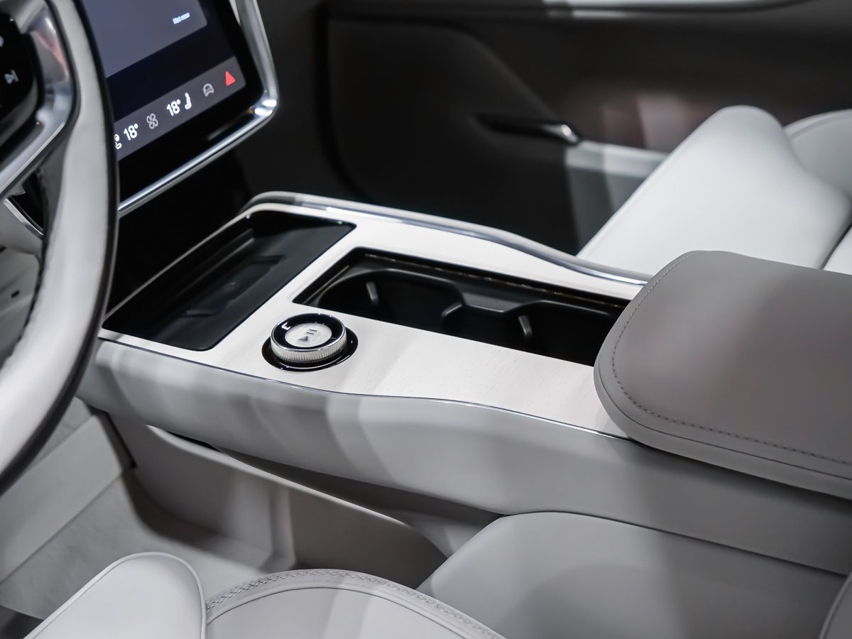 2025 Volvo EX90 ULTRA MAGS 22PO BOWER WIKINS Grey Montreal - photo #12