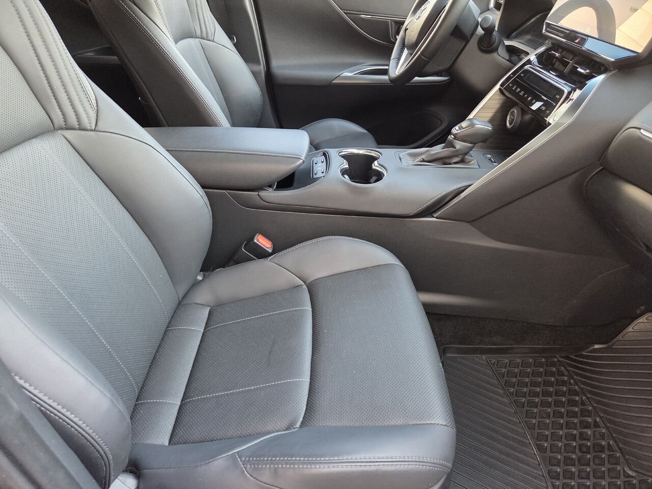 2023 Toyota VENZA Grey Mont-Laurier - photo #12