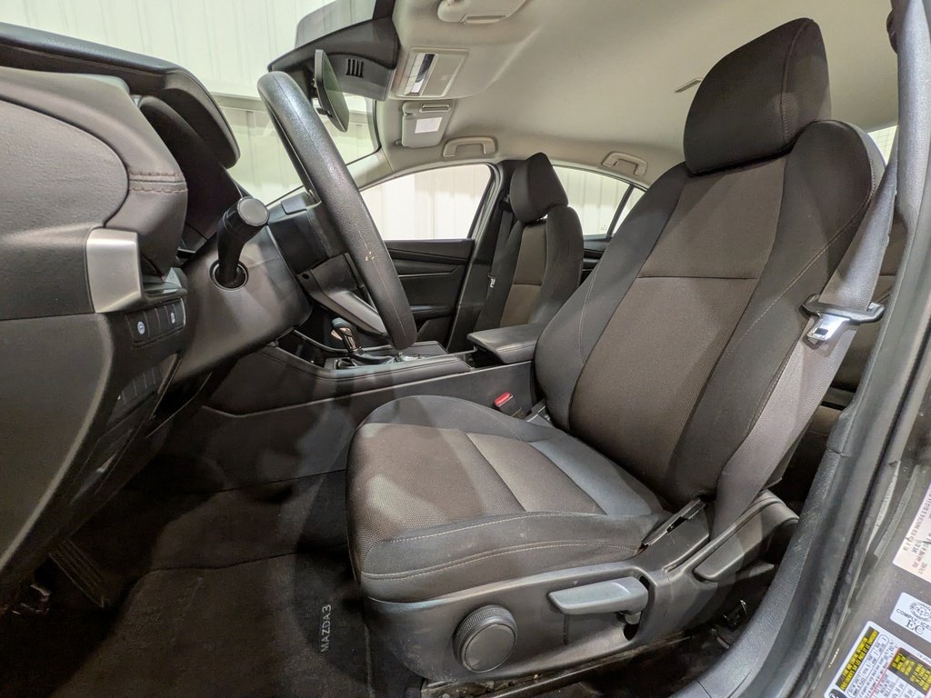 2019 Mazda Mazda3 GX Auto FWD Grey Val-David - photo #1