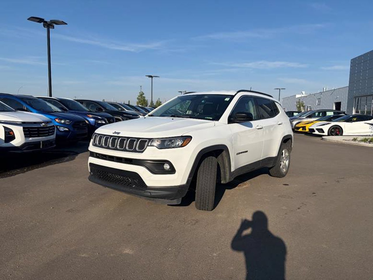2022 Jeep Compass North 4x4 White Sherwood Park - photo #2