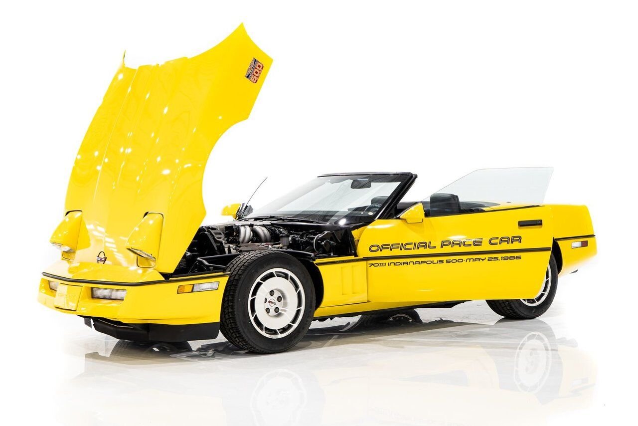 Chevrolet Corvette Pace Car livery with only 17,380km (10,800miles) 1986 Jaune Montréal - photo #47