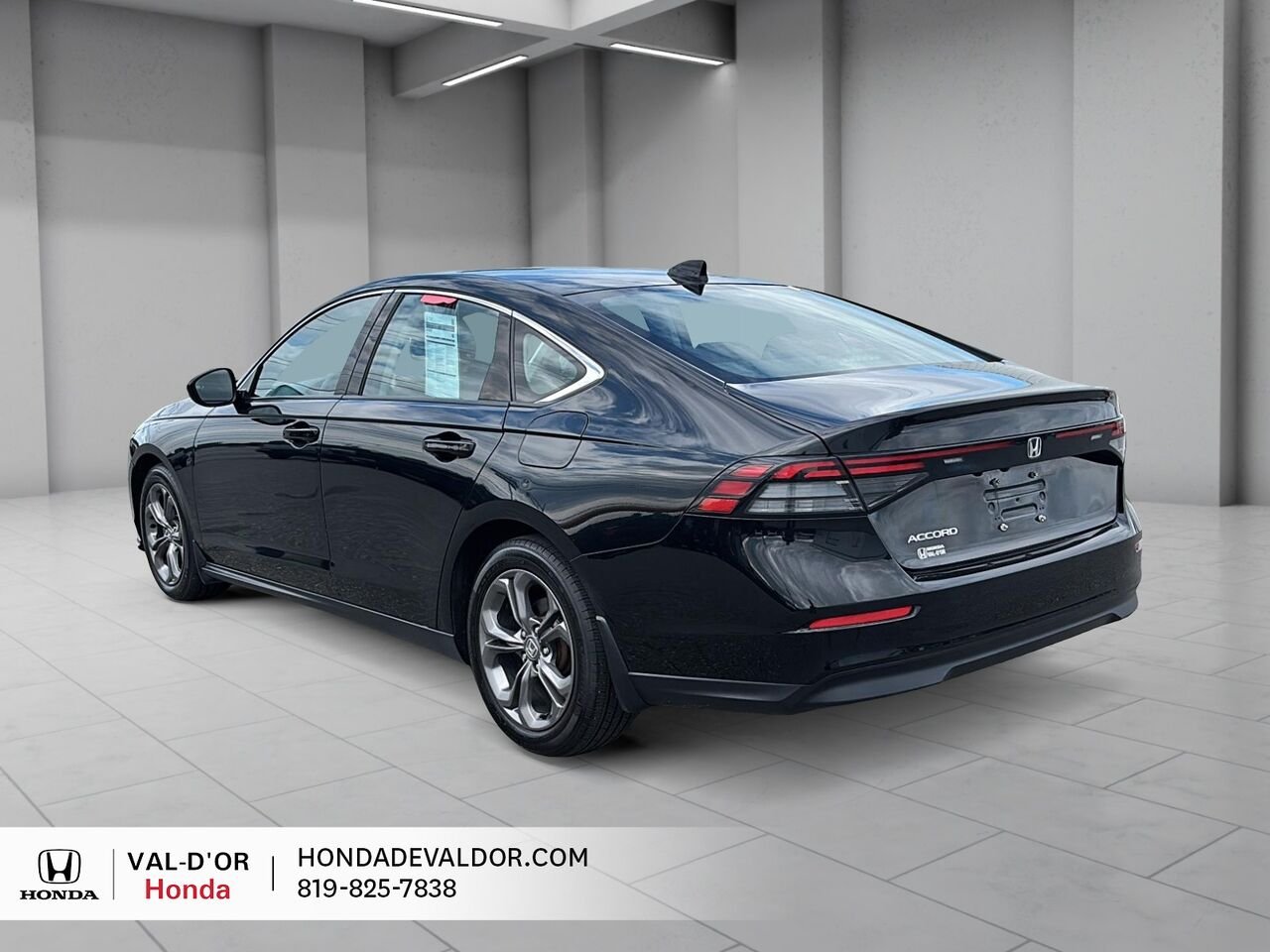 2023 Honda Berline Accord EX Black Val-d'Or - photo #3