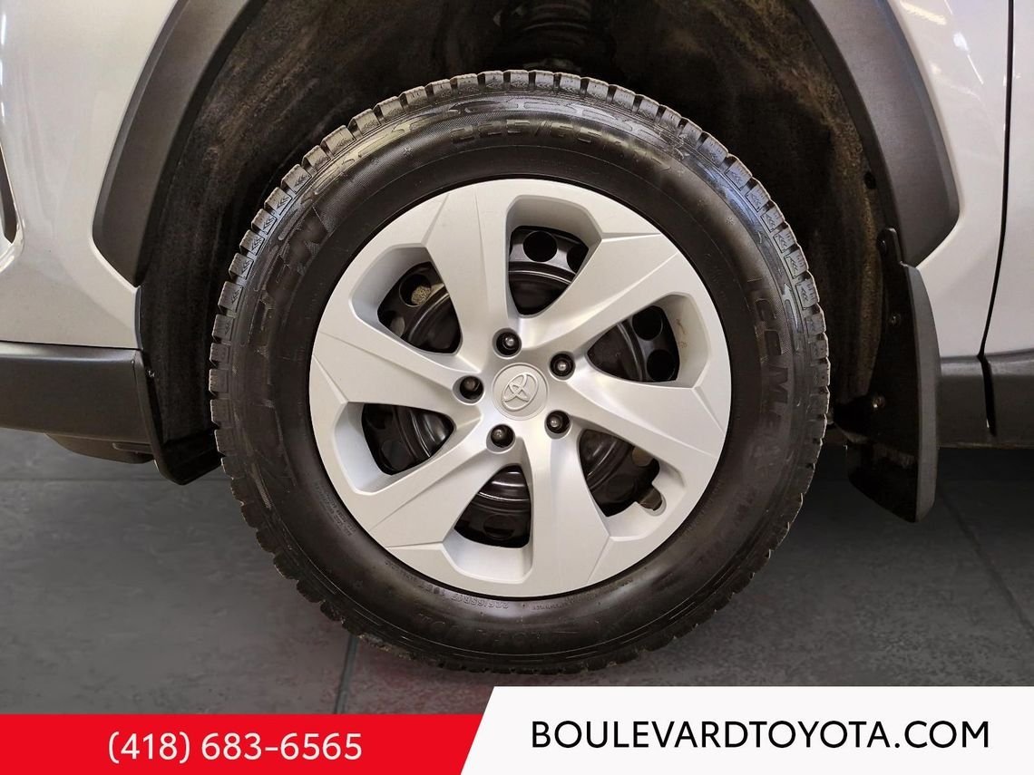 Toyota RAV4 531712-119 | LE, AWD 2024 Ciel argent métallisé Québec - photo #12