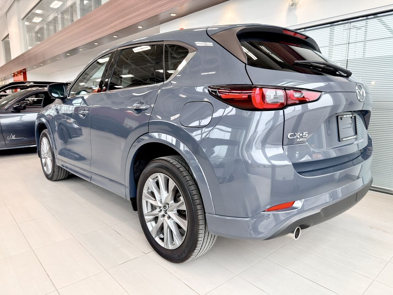Mazda CX-5 2025 Gris Notre-Dame-des-Prairies - photo #9