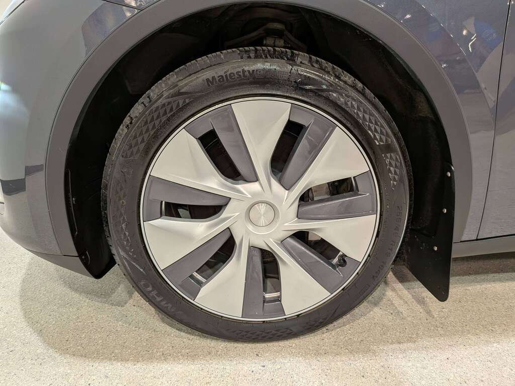 2023 Tesla Model Y RWD Grey Val-David - photo #31