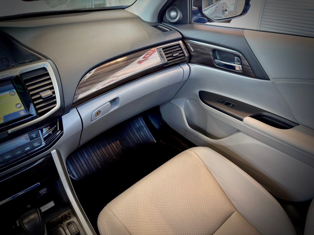 Honda Accord Sedan 2017 Bleu Notre-Dame-des-Prairies - photo #16
