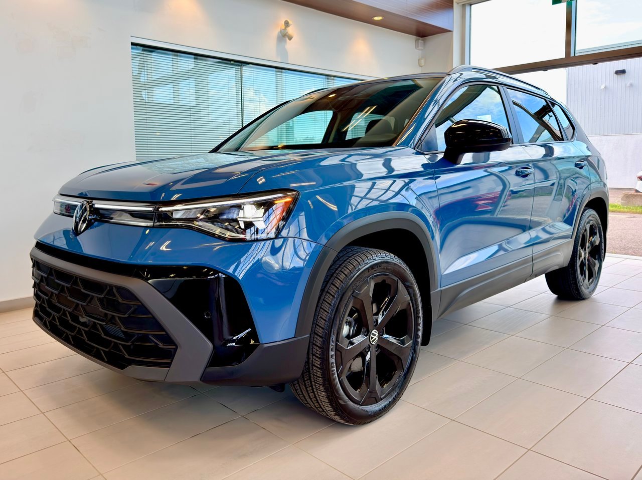 Volkswagen Taos 2026 Bleu Notre-Dame-des-Prairies - photo #4