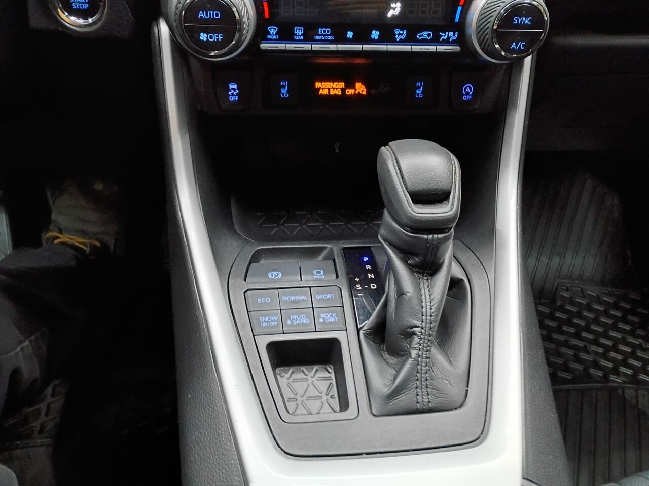 2021 Toyota RAV4 White Blainville - photo #30
