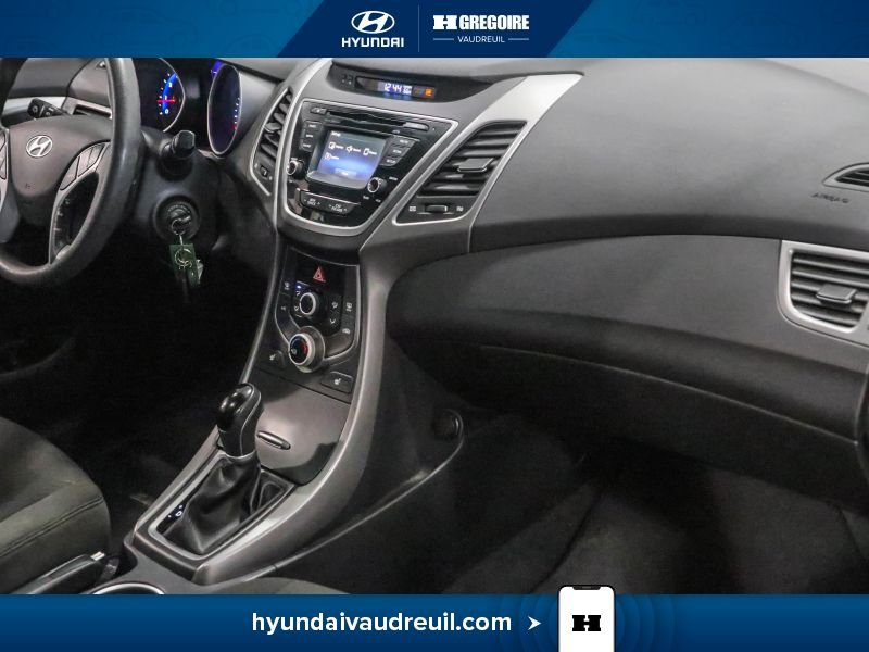2016 Hyundai Elantra White Laval - photo #30