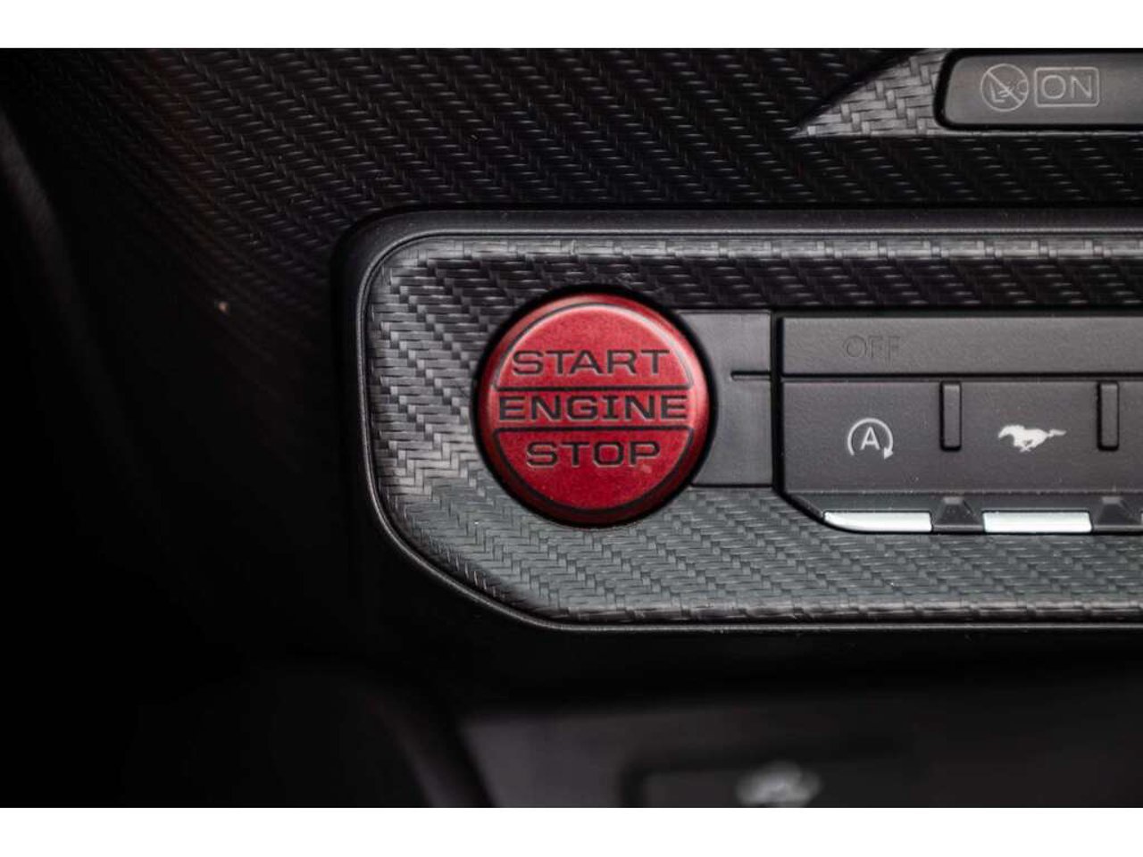 2025 Ford Mustang Silver Sainte-Julienne - photo #23