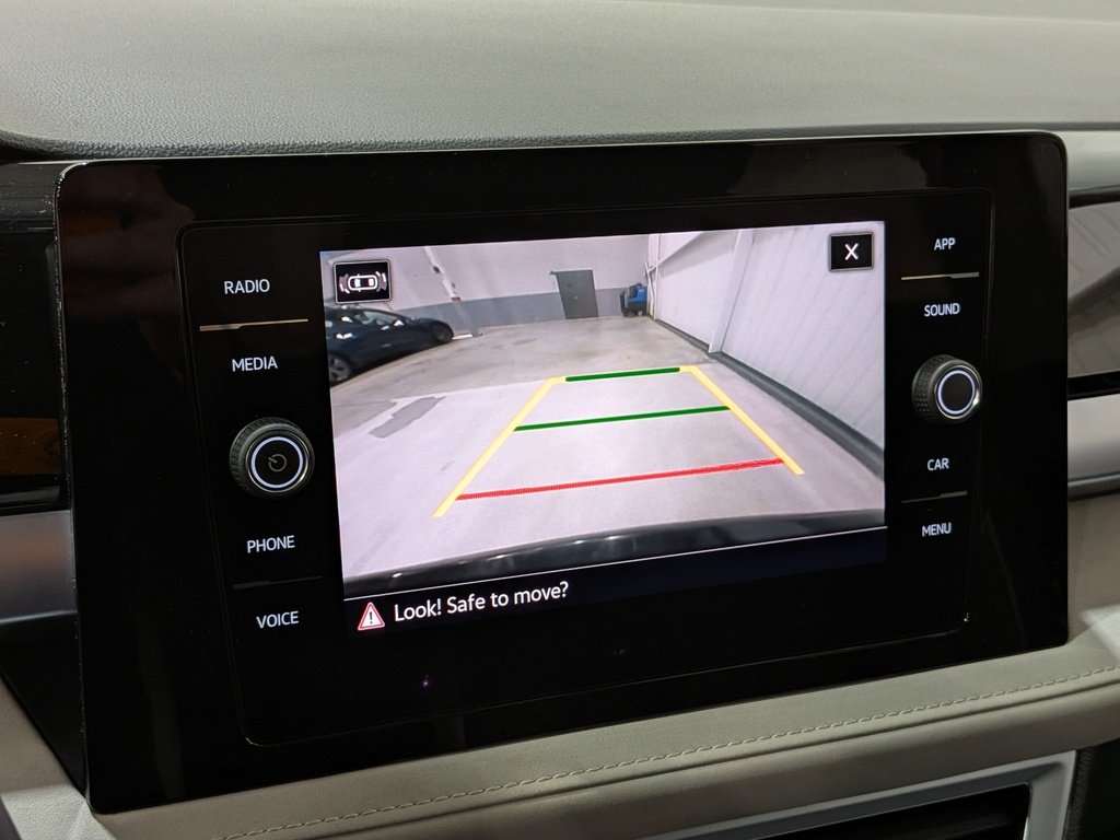 2025 Volkswagen Taos Comfortline 4MOTION Black Val-David - photo #25